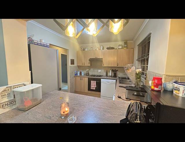 2 BEDROOM APARTMENT FOR SALE IN CASTLEVIEW